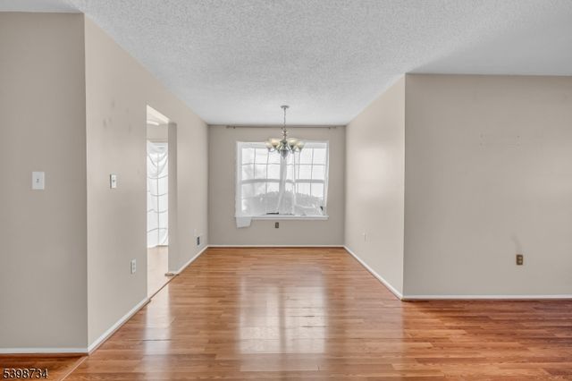 93 Gregory Ln, Franklin Twp., NJ 08823