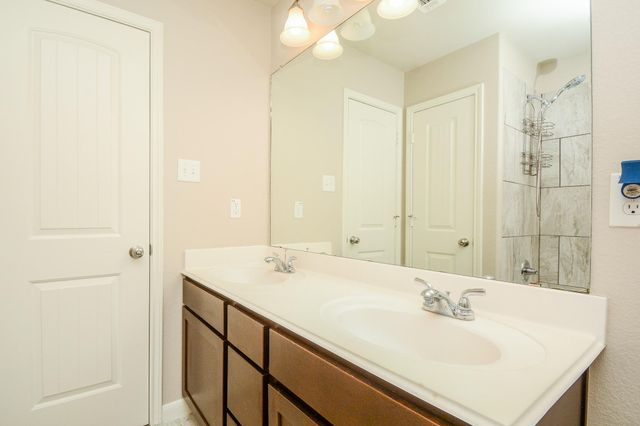 718 Palo Alto Court, Rosharon, TX 77583