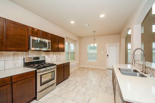 718 Palo Alto Court, Rosharon, TX 77583