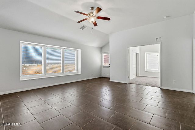 11381 Bullseye Street, El Paso, TX 79934