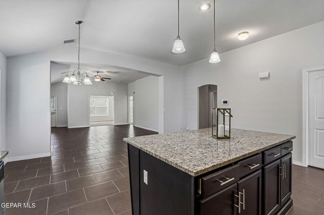 11381 Bullseye Street, El Paso, TX 79934