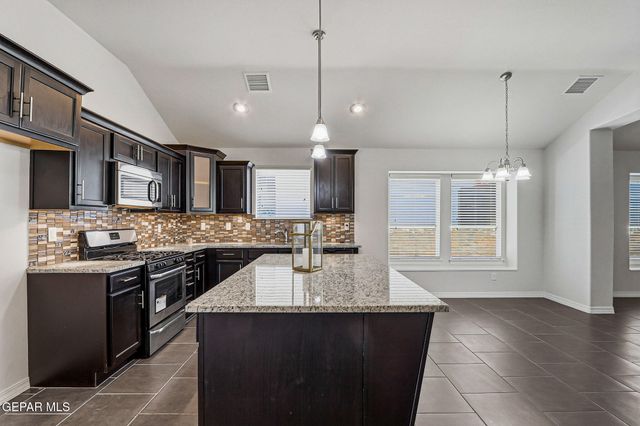 11381 Bullseye Street, El Paso, TX 79934