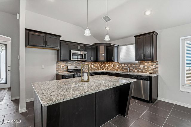 11381 Bullseye Street, El Paso, TX 79934