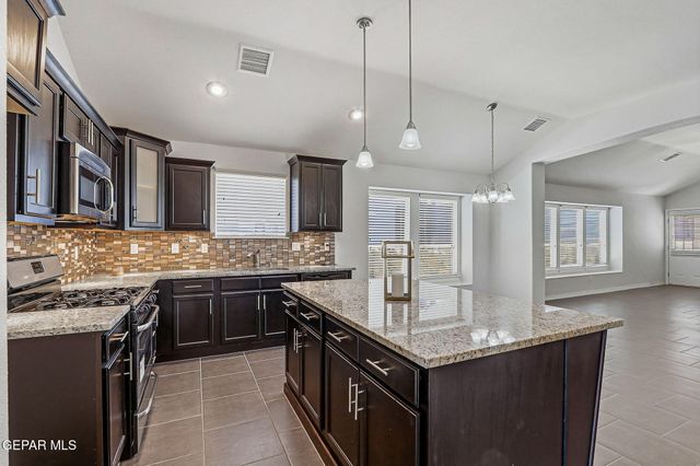 11381 Bullseye Street, El Paso, TX 79934