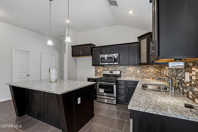 11381 Bullseye Street, El Paso, TX 79934