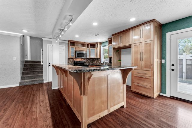 23 S Hillside Drive, Nixa, MO 65714