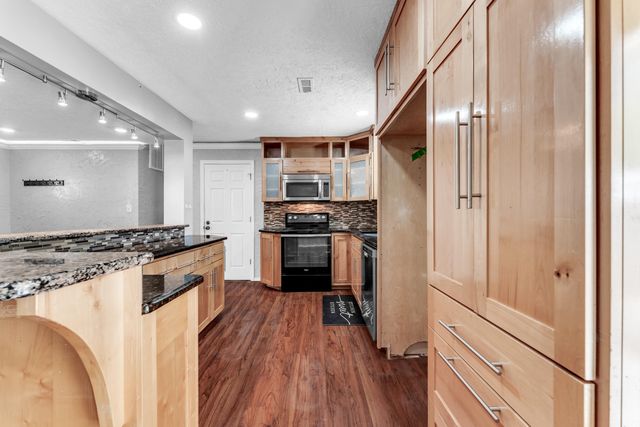 23 S Hillside Drive, Nixa, MO 65714