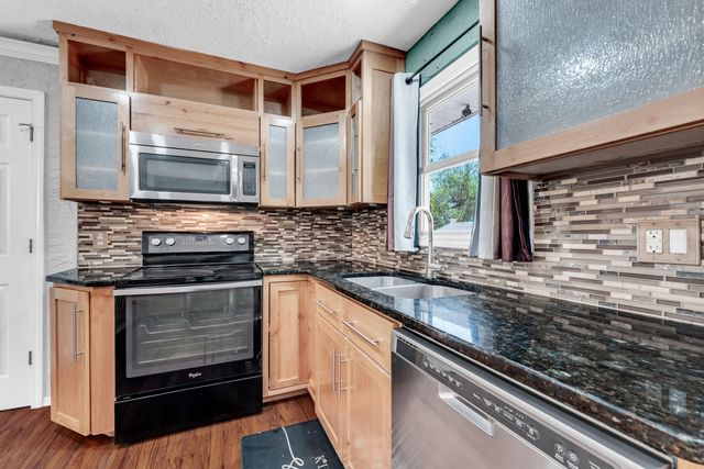 23 S Hillside Drive, Nixa, MO 65714