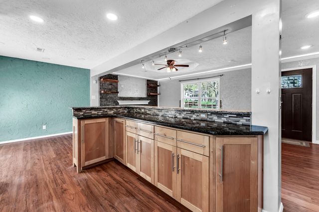 23 S Hillside Drive, Nixa, MO 65714