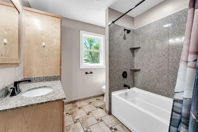 23 S Hillside Drive, Nixa, MO 65714