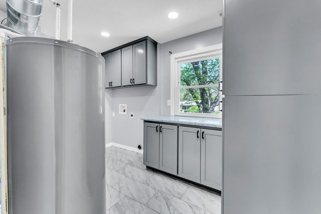 23 S Hillside Drive, Nixa, MO 65714