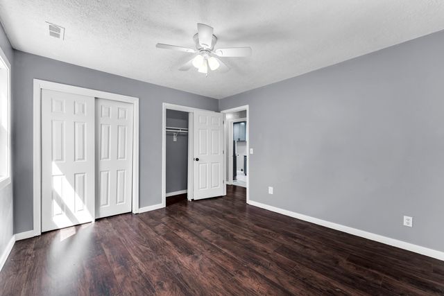 23 S Hillside Drive, Nixa, MO 65714