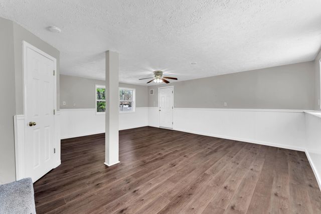 23 S Hillside Drive, Nixa, MO 65714