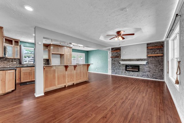 23 S Hillside Drive, Nixa, MO 65714