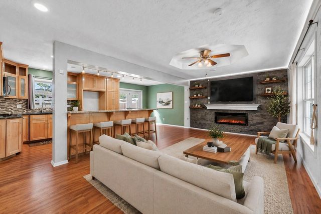 23 S Hillside Drive, Nixa, MO 65714