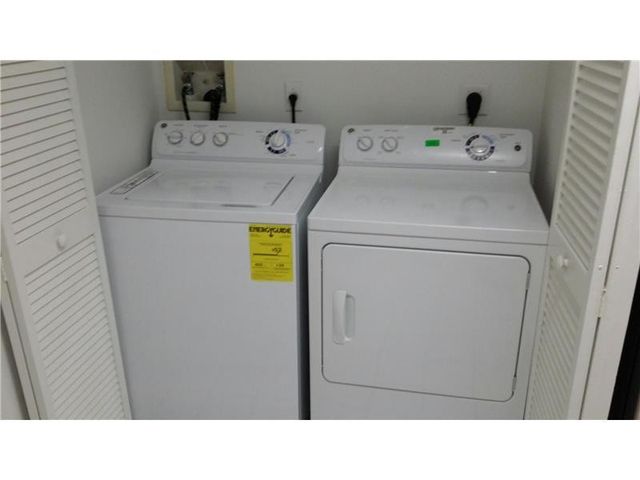 9610 NW 2nd Street 104, Pembroke Pines, FL 33024