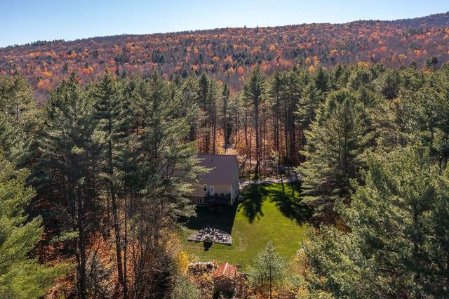 4427 West Hill Road South, Jamaica, VT 05343