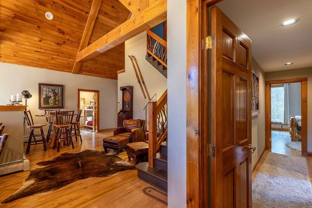 4427 West Hill Road South, Jamaica, VT 05343