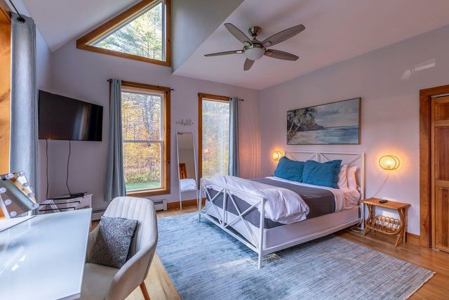 4427 West Hill Road South, Jamaica, VT 05343