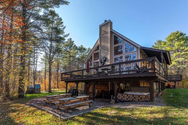 4427 West Hill Road South, Jamaica, VT 05343