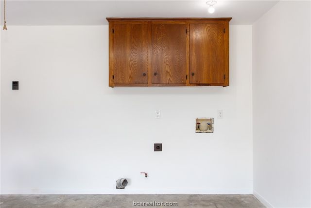 1713 Laura Lane, College Station, TX 77840
