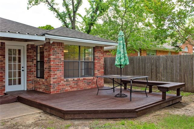 1713 Laura Lane, College Station, TX 77840