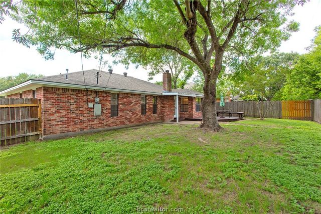 1713 Laura Lane, College Station, TX 77840