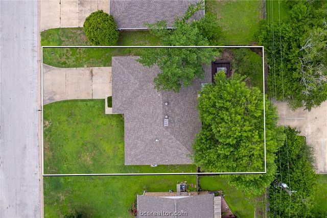 1713 Laura Lane, College Station, TX 77840