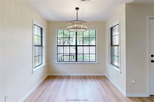 1713 Laura Lane, College Station, TX 77840
