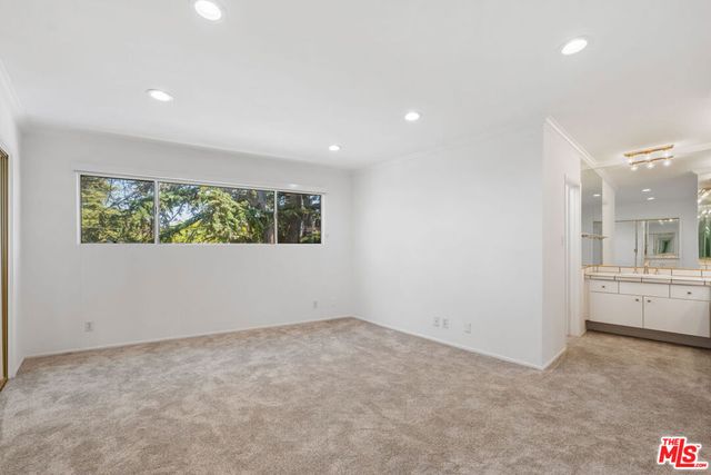 222 7th Street 301, Santa Monica, CA 90402