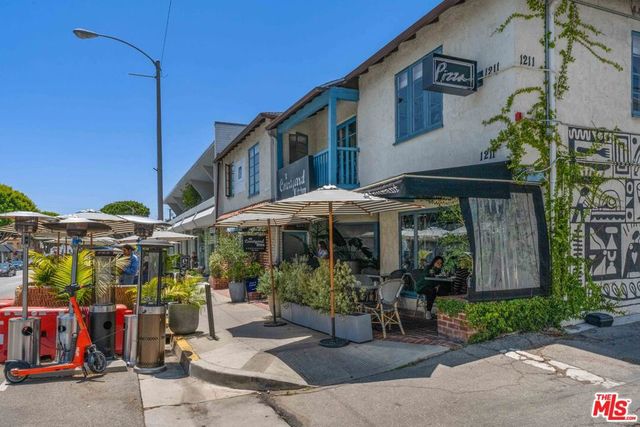 222 7th Street 301, Santa Monica, CA 90402