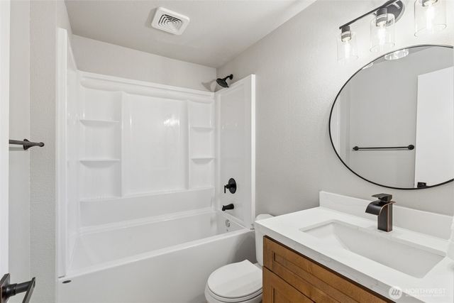 8930 Quinault Loop NE, Olympia, WA 98516