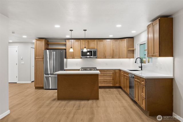 8930 Quinault Loop NE, Olympia, WA 98516