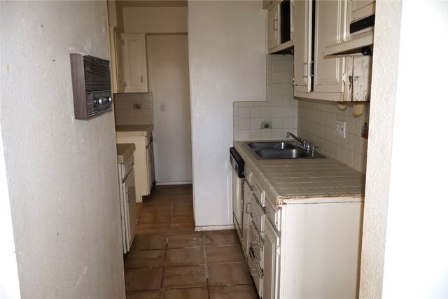 3079 Plaza Blanca Paloma Plaza, Santa Fe, NM 87507