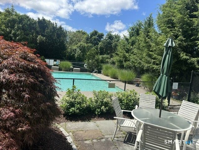 33 Old Field Hill Road 6, Southbury, CT 06488