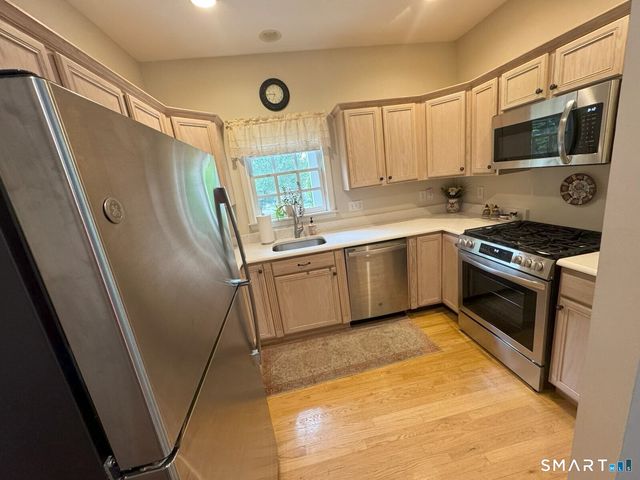 33 Old Field Hill Road 6, Southbury, CT 06488