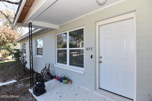 1077 Madison Avenue, Daytona Beach, FL 32114