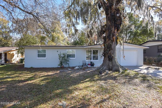 1077 Madison Avenue, Daytona Beach, FL 32114