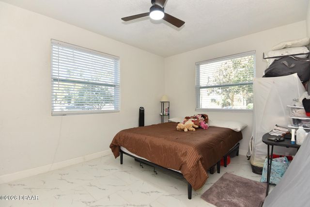1077 Madison Avenue, Daytona Beach, FL 32114