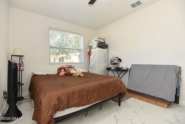 1077 Madison Avenue, Daytona Beach, FL 32114