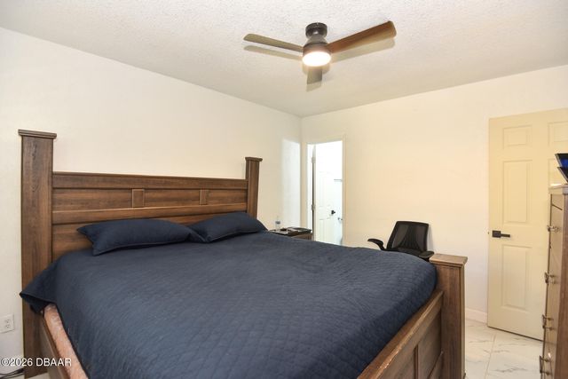 1077 Madison Avenue, Daytona Beach, FL 32114