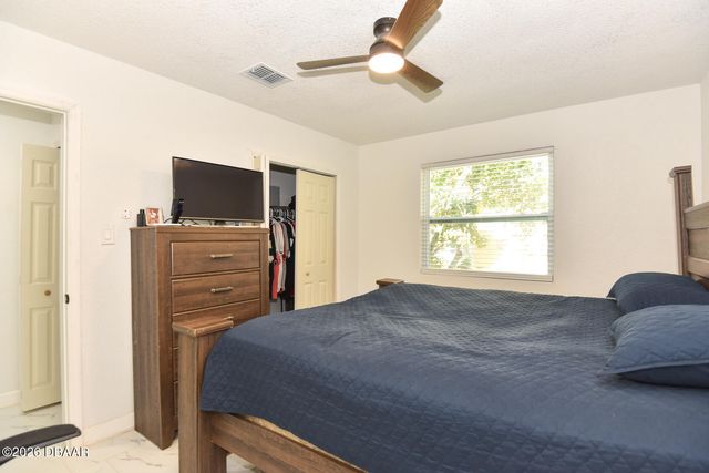 1077 Madison Avenue, Daytona Beach, FL 32114