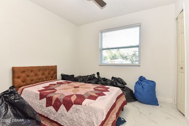 1077 Madison Avenue, Daytona Beach, FL 32114