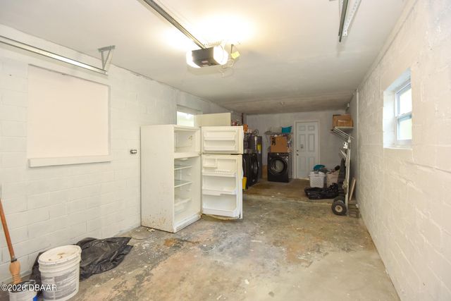 1077 Madison Avenue, Daytona Beach, FL 32114