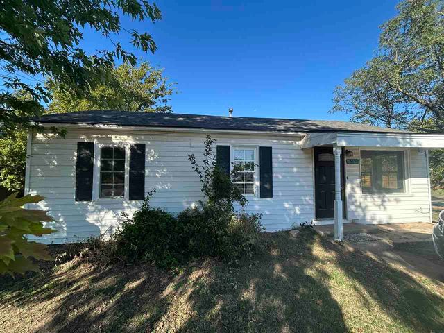 519 G St, Elgin, OK 73538