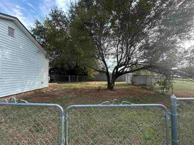 519 G St, Elgin, OK 73538