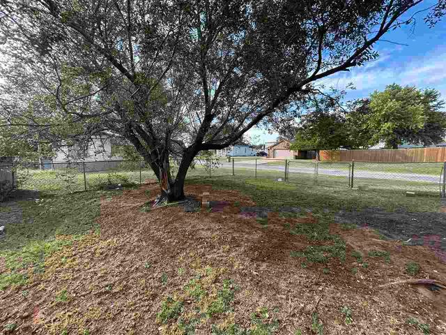 519 G St, Elgin, OK 73538