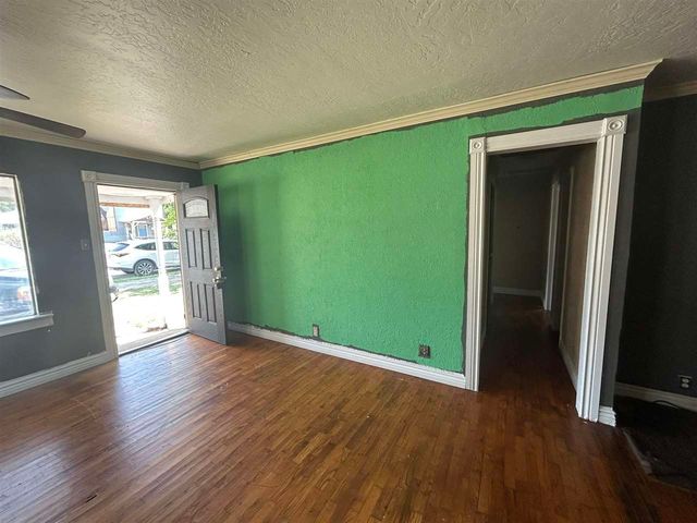 519 G St, Elgin, OK 73538