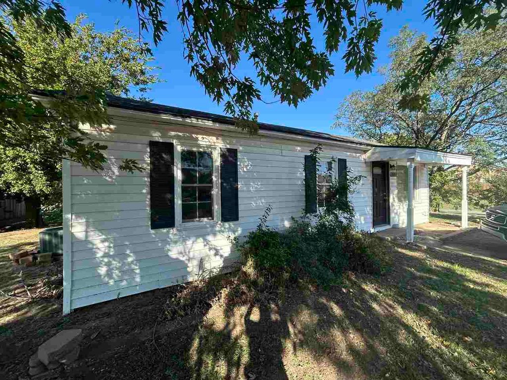 519 G St, Elgin, OK 73538