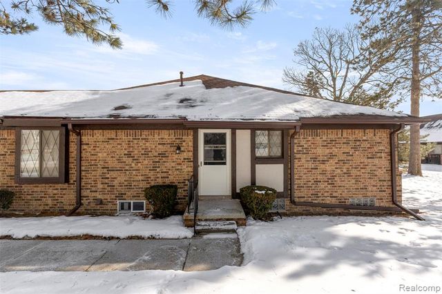 3376 Heritage Parkway, Dearborn, MI 48124